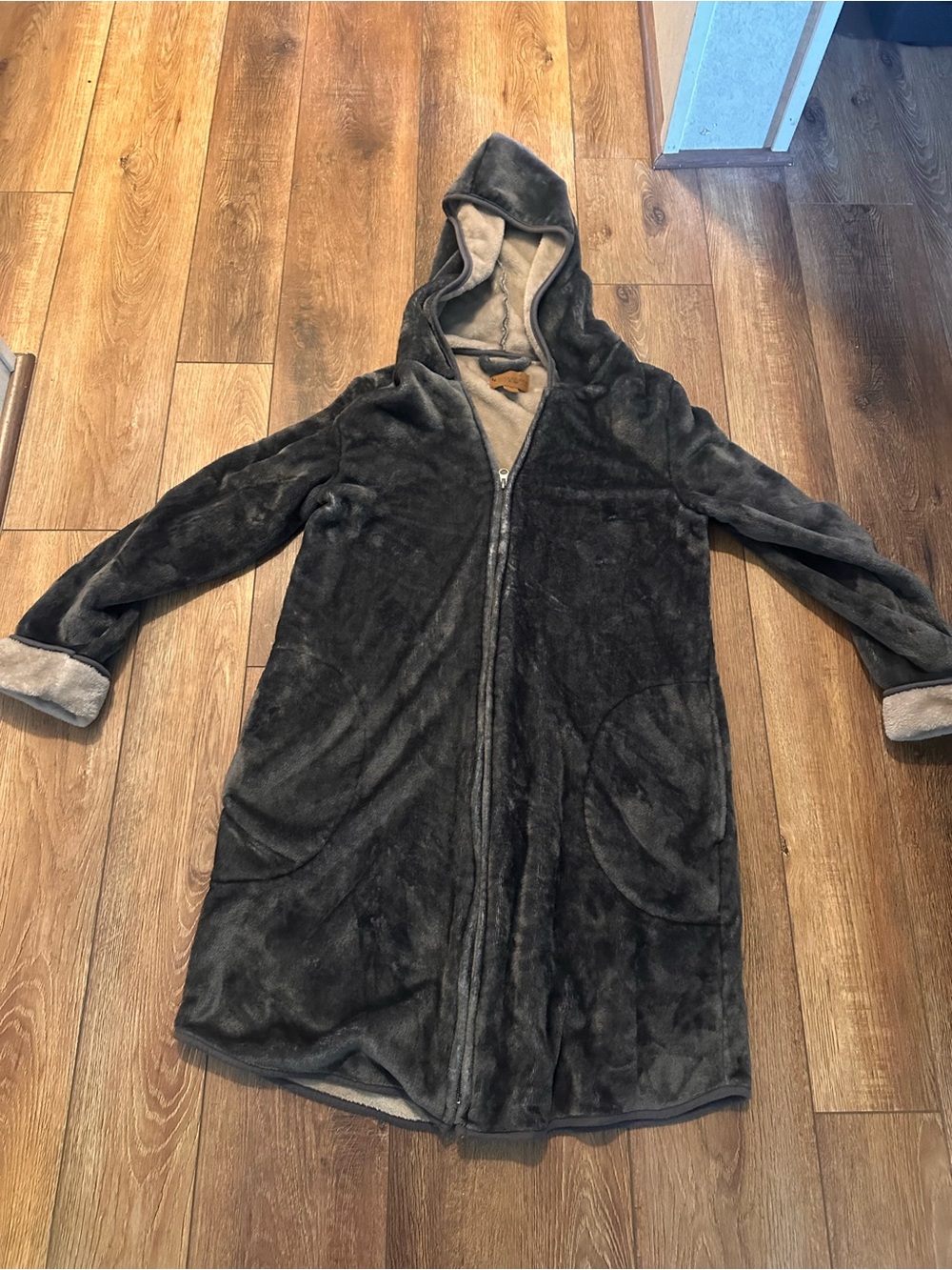 Brand new! Ugg zip robe fleece Medium